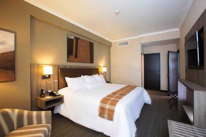 Casa Andina Premium Trujillo Hotel Encalada ภายนอก รูปภาพ